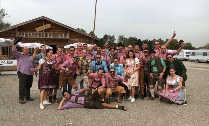 Oktoberfest Wiesn Camp Lodge Munich Extérieur photo